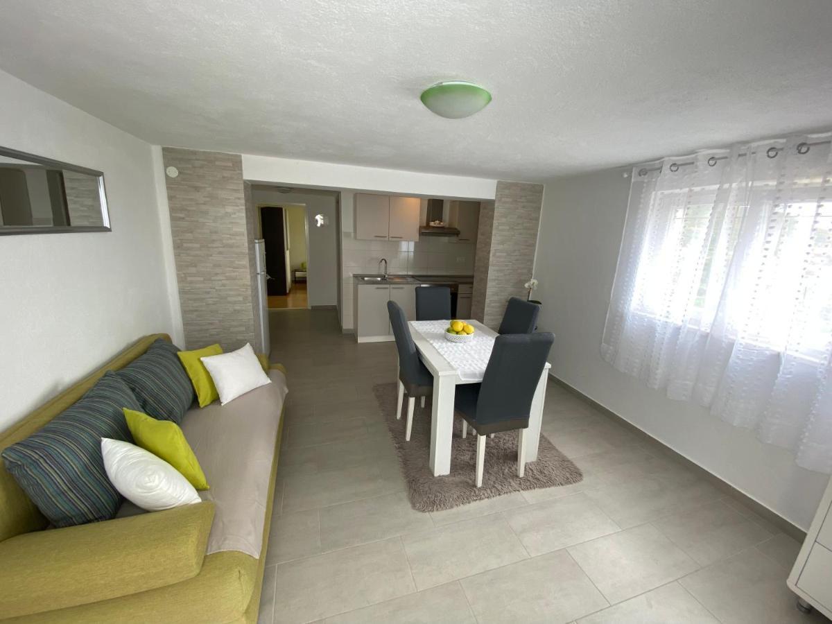 Apartment Carmen Trogir Exterior photo