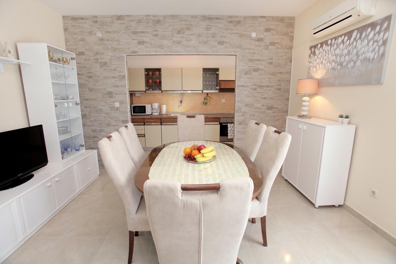 Apartment Carmen Trogir Exterior photo